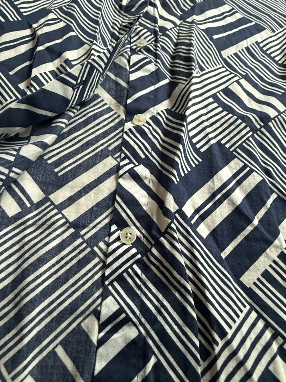 Ralph Lauren Navy and White Geometric Print Button-Down Shirt 100% Cotton size M - Picture 3 of 6